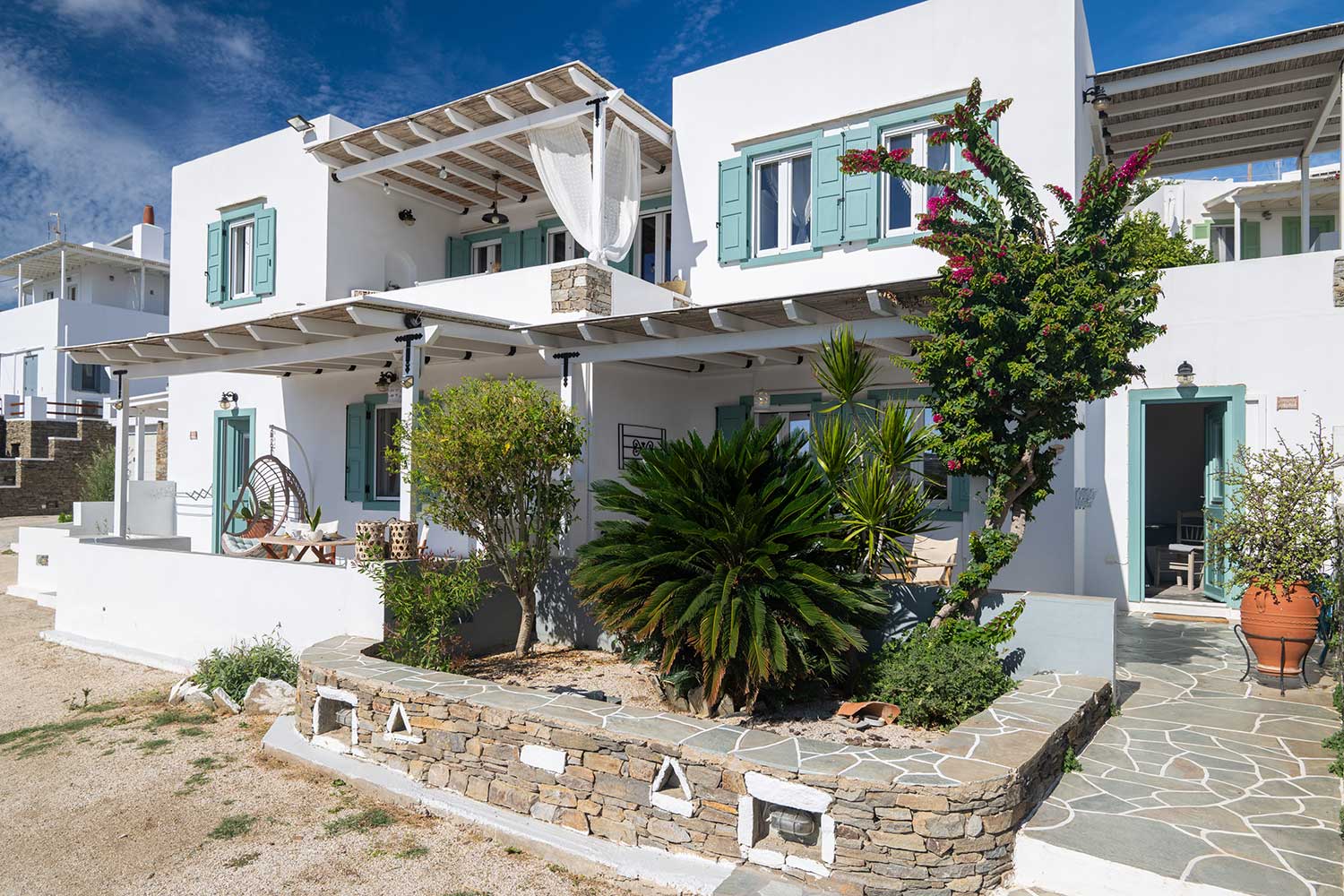 Τα καταλύματα Moscha Geronti apartments στο Πάνω Πετάλι