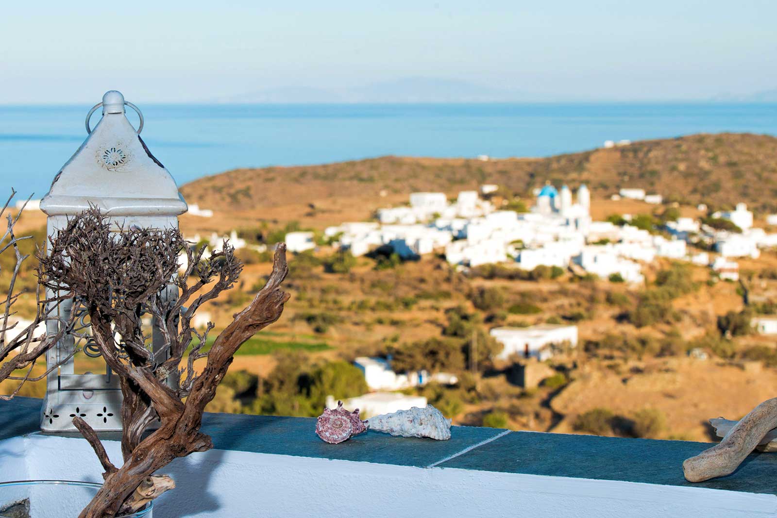 Θέα στο Αιγαίο από τα Moscha Geronti apartments στη Σίφνο